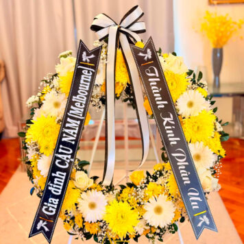 Yellow & White Sympathy Wreath(Product Code :WF_0826_5)